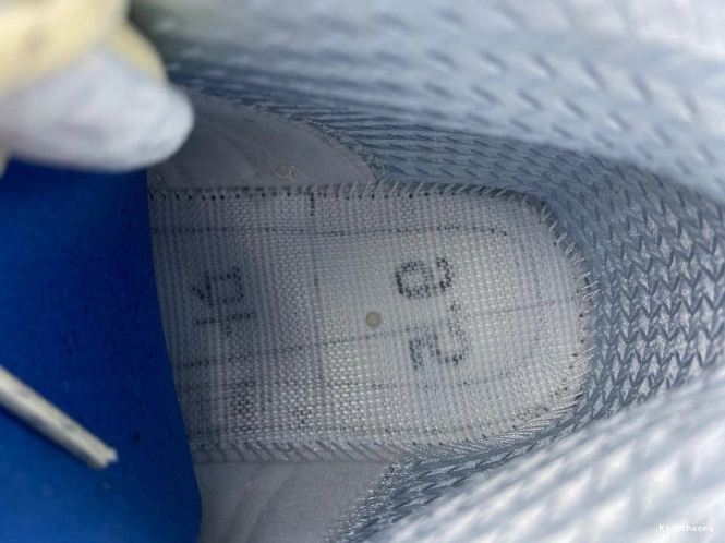 Kick Theory 13 SoleFly DX5763-100 Retro Jordan 0817